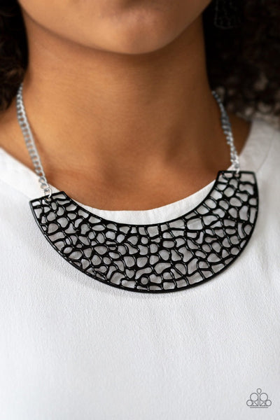 Paparazzi Necklace - Powerful Prowl - Black